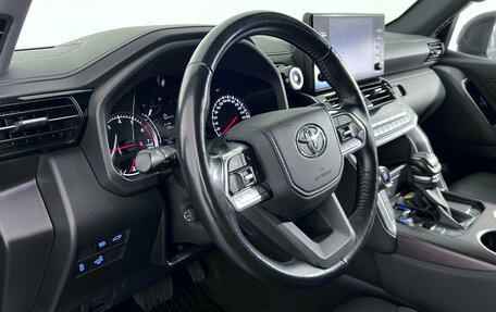 Toyota Land Cruiser, 2023 год, 8 670 000 рублей, 12 фотография