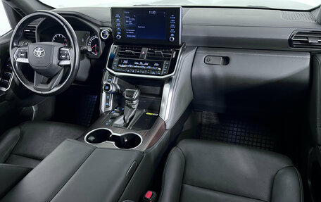 Toyota Land Cruiser, 2023 год, 8 670 000 рублей, 11 фотография