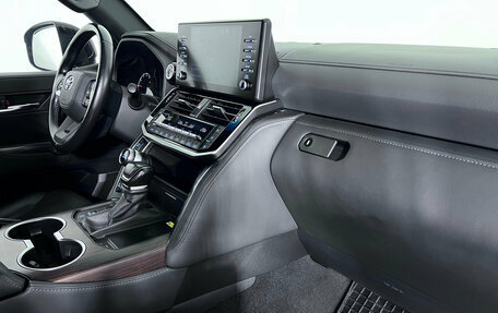 Toyota Land Cruiser, 2023 год, 8 670 000 рублей, 9 фотография