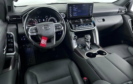 Toyota Land Cruiser, 2023 год, 8 670 000 рублей, 10 фотография