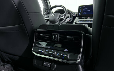 Toyota Land Cruiser, 2023 год, 8 670 000 рублей, 20 фотография