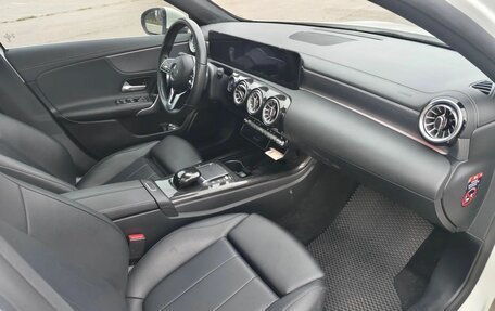 Mercedes-Benz A-Класс, 2021 год, 3 200 000 рублей, 8 фотография