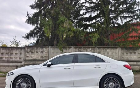 Mercedes-Benz A-Класс, 2021 год, 3 200 000 рублей, 2 фотография