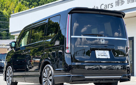 Honda Stepwgn, 2022 год, 1 800 000 рублей, 7 фотография