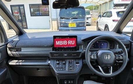 Honda Stepwgn, 2022 год, 1 800 000 рублей, 8 фотография