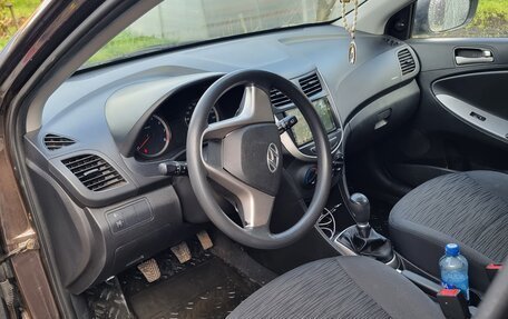 Hyundai Solaris II рестайлинг, 2014 год, 720 000 рублей, 5 фотография