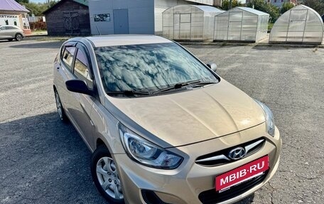 Hyundai Solaris II рестайлинг, 2013 год, 750 000 рублей, 2 фотография