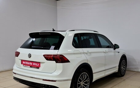 Volkswagen Tiguan II, 2018 год, 3 200 000 рублей, 5 фотография