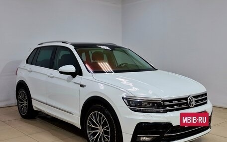 Volkswagen Tiguan II, 2018 год, 3 200 000 рублей, 3 фотография