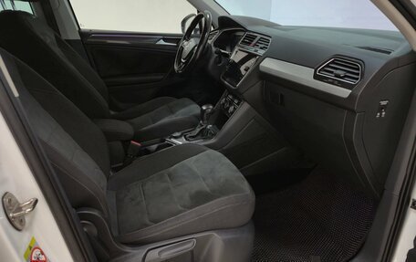 Volkswagen Tiguan II, 2018 год, 3 200 000 рублей, 17 фотография