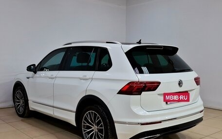 Volkswagen Tiguan II, 2018 год, 3 200 000 рублей, 8 фотография