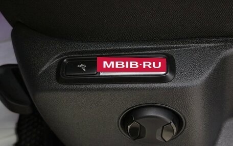 Volkswagen Tiguan II, 2018 год, 3 200 000 рублей, 13 фотография