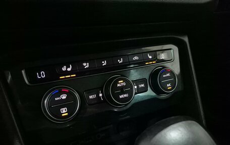 Volkswagen Tiguan II, 2018 год, 3 200 000 рублей, 24 фотография