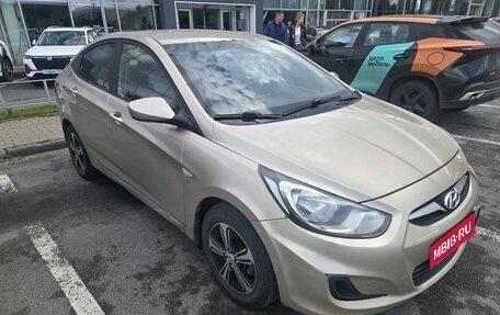 Hyundai Solaris II рестайлинг, 2011 год, 549 000 рублей, 4 фотография