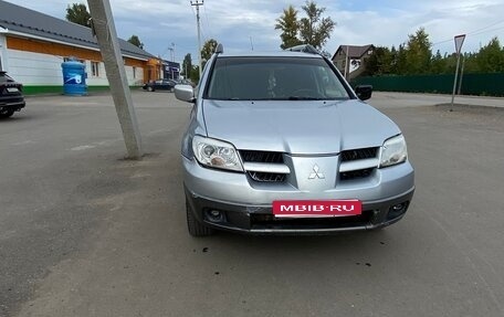 Mitsubishi Outlander III рестайлинг 3, 2003 год, 450 000 рублей, 1 фотография