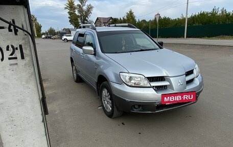 Mitsubishi Outlander III рестайлинг 3, 2003 год, 450 000 рублей, 2 фотография