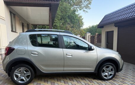 Renault Sandero II рестайлинг, 2021 год, 1 420 000 рублей, 3 фотография