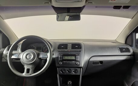 Volkswagen Polo VI (EU Market), 2012 год, 615 000 рублей, 17 фотография