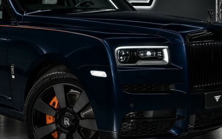 Rolls-Royce Cullinan, 2023 год, 47 994 000 рублей, 3 фотография