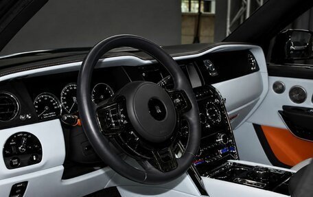Rolls-Royce Cullinan, 2023 год, 47 994 000 рублей, 19 фотография