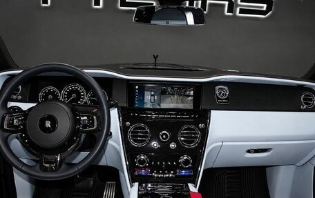 Rolls-Royce Cullinan, 2023 год, 47 994 000 рублей, 20 фотография