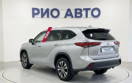 Toyota Highlander, 2021 год, 3 999 999 рублей, 5 фотография