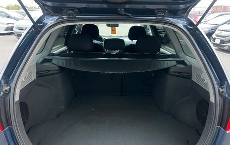 Toyota Avensis III рестайлинг, 2001 год, 499 999 рублей, 20 фотография