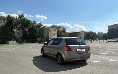 KIA cee'd I рестайлинг, 2010 год, 650 000 рублей, 6 фотография
