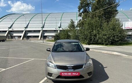 KIA cee'd I рестайлинг, 2010 год, 650 000 рублей, 2 фотография