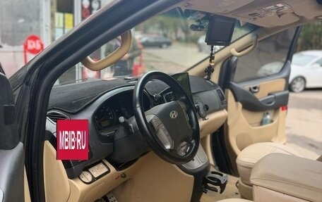 Hyundai Grand Starex Grand Starex I рестайлинг 2, 2015 год, 2 500 000 рублей, 7 фотография
