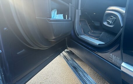 Land Rover Range Rover IV рестайлинг, 2015 год, 2 650 000 рублей, 11 фотография