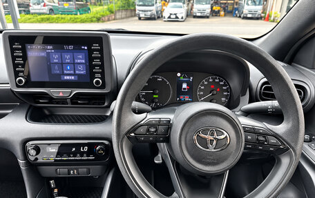 Toyota Yaris, 2022 год, 1 050 000 рублей, 8 фотография