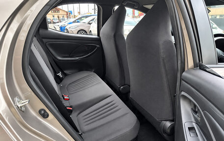 Toyota Yaris, 2022 год, 1 050 000 рублей, 12 фотография