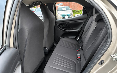 Toyota Yaris, 2022 год, 1 050 000 рублей, 13 фотография