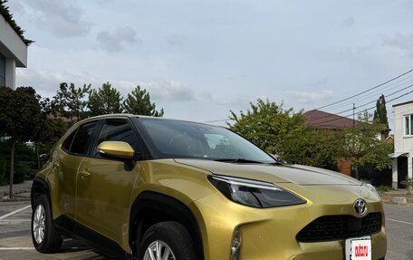 Toyota Yaris Cross, 2022 год, 2 150 000 рублей, 3 фотография
