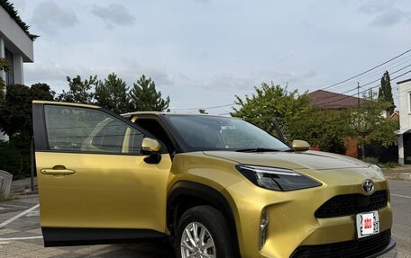 Toyota Yaris Cross, 2022 год, 2 150 000 рублей, 4 фотография