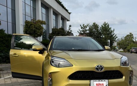Toyota Yaris Cross, 2022 год, 2 150 000 рублей, 2 фотография