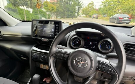 Toyota Yaris Cross, 2022 год, 2 150 000 рублей, 21 фотография