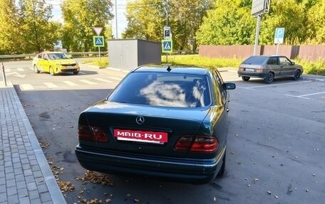 Mercedes-Benz E-Класс, 2000 год, 550 000 рублей, 5 фотография