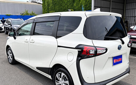 Toyota Sienta II, 2022 год, 1 550 000 рублей, 6 фотография