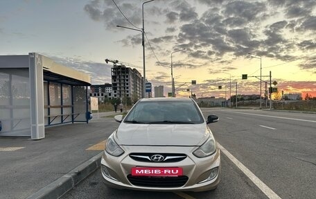 Hyundai Solaris II рестайлинг, 2011 год, 590 000 рублей, 2 фотография