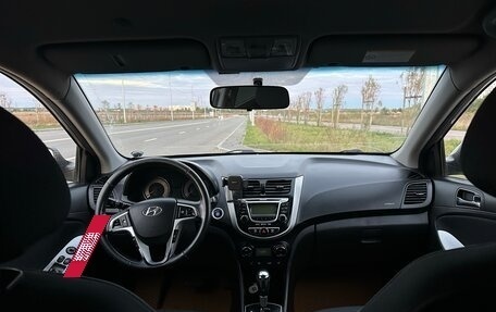 Hyundai Solaris II рестайлинг, 2011 год, 590 000 рублей, 13 фотография