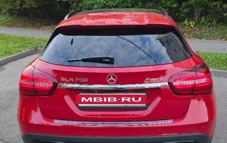 Mercedes-Benz GLA, 2018 год, 3 450 000 рублей, 7 фотография