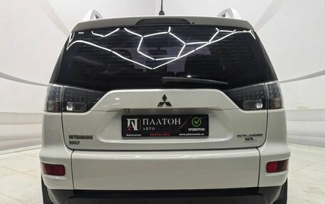 Mitsubishi Outlander III рестайлинг 3, 2010 год, 890 000 рублей, 6 фотография