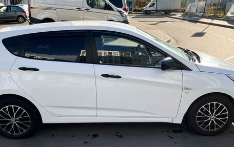 Hyundai Solaris II рестайлинг, 2014 год, 1 100 000 рублей, 3 фотография
