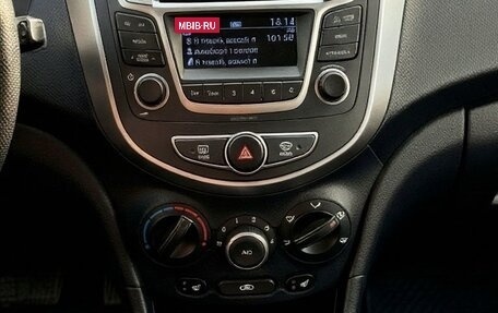 Hyundai Solaris II рестайлинг, 2014 год, 1 100 000 рублей, 5 фотография