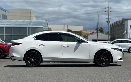 Mazda 3, 2022 год, 1 200 000 рублей, 4 фотография