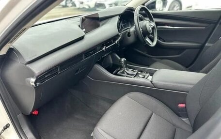 Mazda 3, 2022 год, 1 200 000 рублей, 14 фотография
