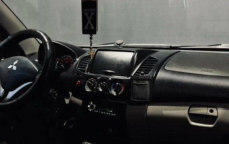 Mitsubishi L200 IV рестайлинг, 2010 год, 1 300 000 рублей, 11 фотография