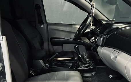 Mitsubishi L200 IV рестайлинг, 2010 год, 1 300 000 рублей, 13 фотография